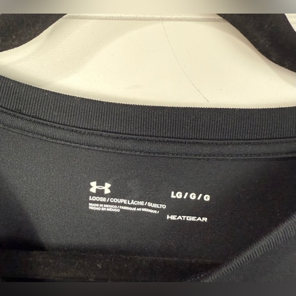 Under Armour women’s black & pink loose fit heat gear athletic top. Size L - Picture 3 of 3